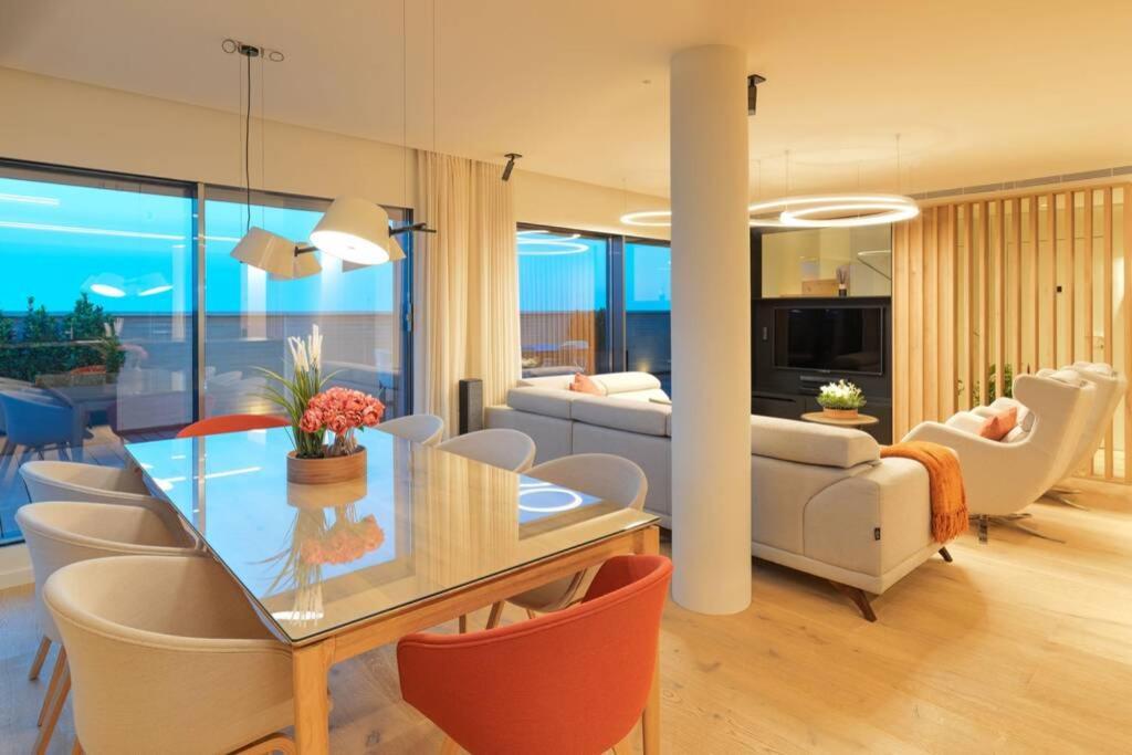 Апартаменты D&R Penthouse On The Beach Малага Экстерьер фото