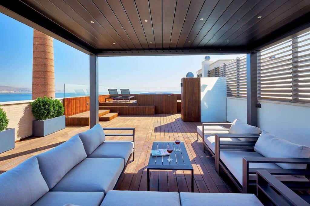 Апартаменты D&R Penthouse On The Beach Малага Экстерьер фото