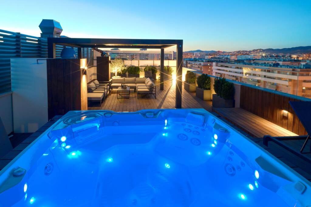 Апартаменты D&R Penthouse On The Beach Малага Экстерьер фото