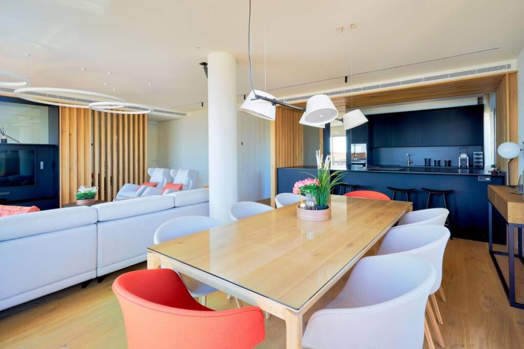Апартаменты D&R Penthouse On The Beach Малага Экстерьер фото