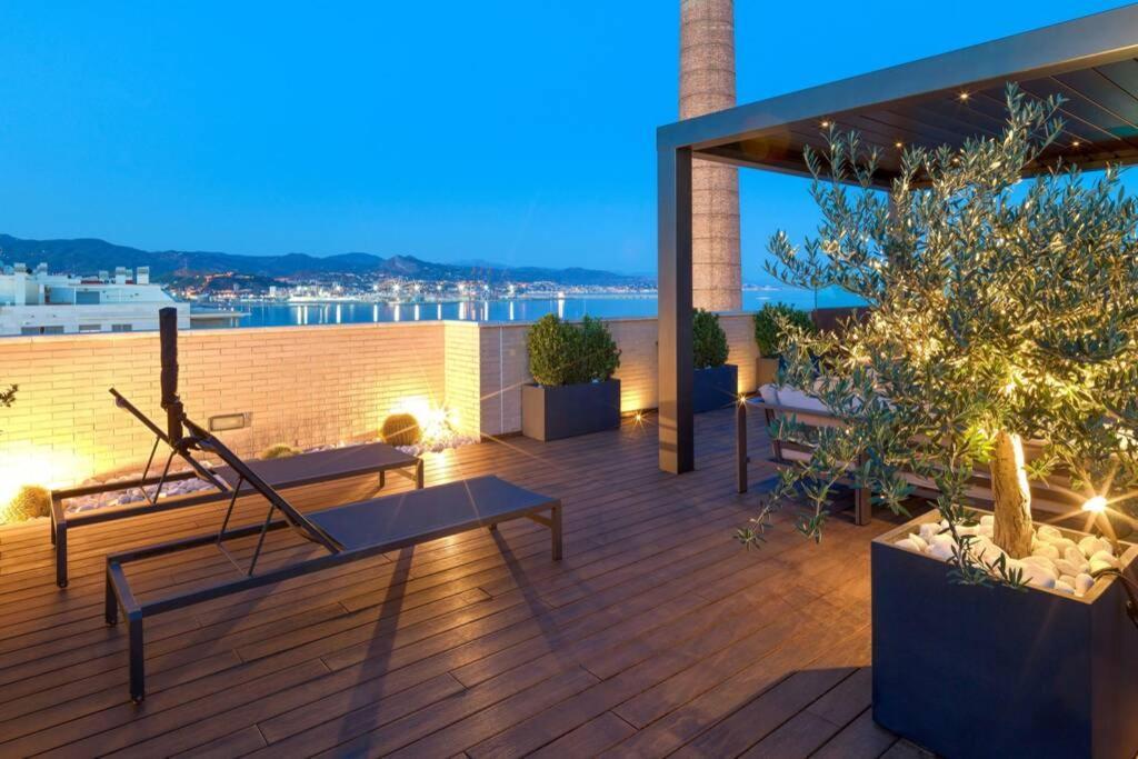Апартаменты D&R Penthouse On The Beach Малага Экстерьер фото