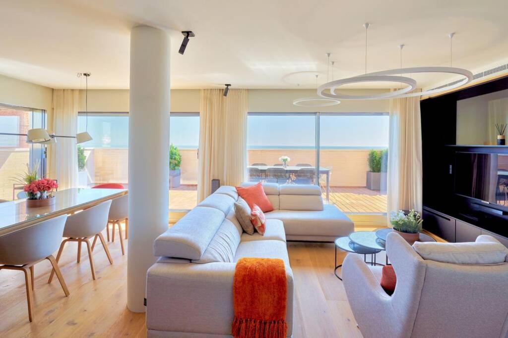Апартаменты D&R Penthouse On The Beach Малага Экстерьер фото