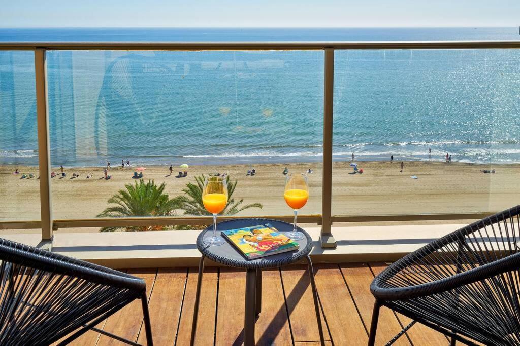 Апартаменты D&R Penthouse On The Beach Малага Экстерьер фото
