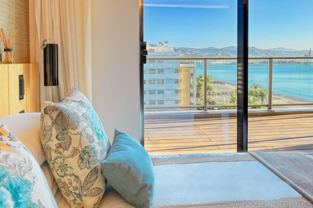 Апартаменты D&R Penthouse On The Beach Малага Экстерьер фото