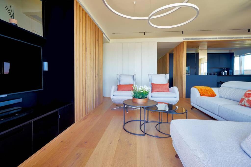 Апартаменты D&R Penthouse On The Beach Малага Экстерьер фото