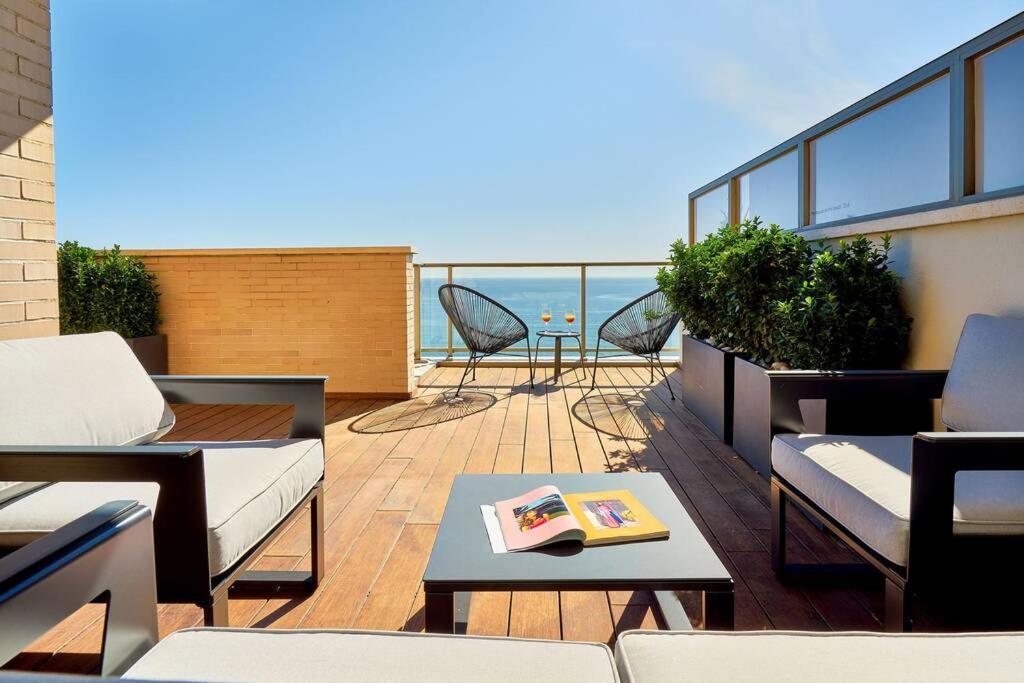 Апартаменты D&R Penthouse On The Beach Малага Экстерьер фото