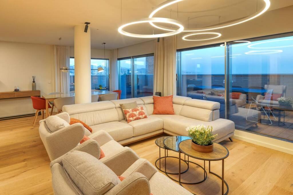 Апартаменты D&R Penthouse On The Beach Малага Экстерьер фото