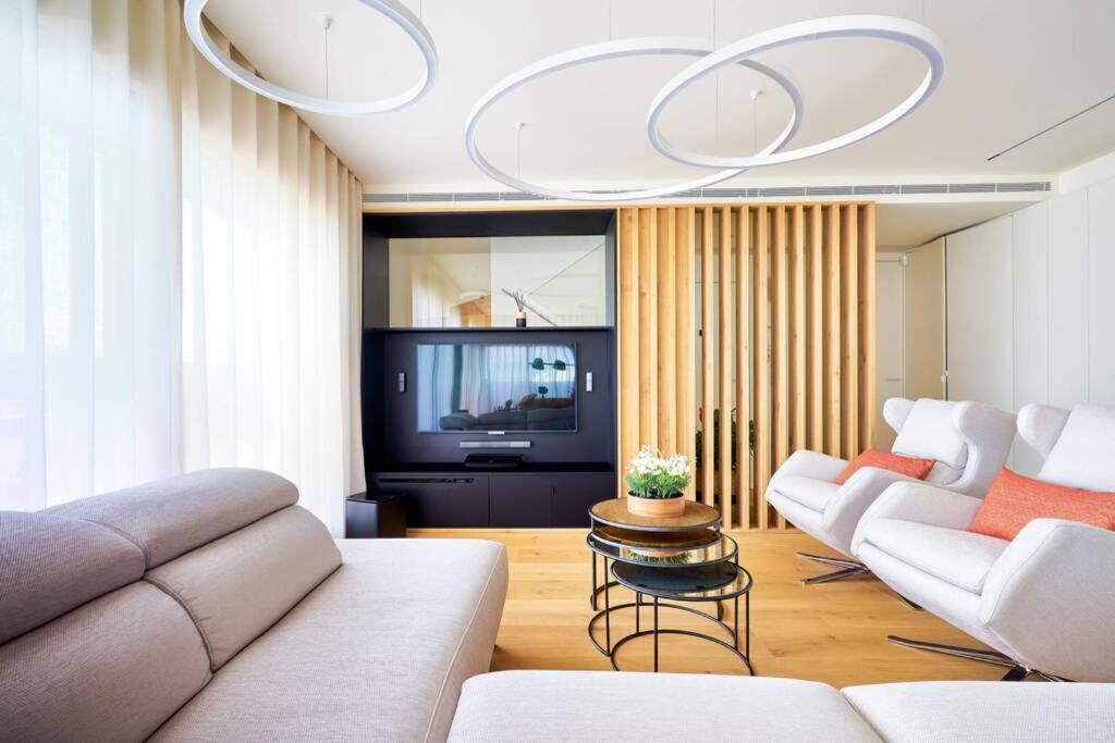 Апартаменты D&R Penthouse On The Beach Малага Экстерьер фото