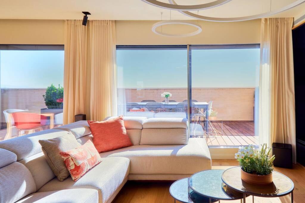 Апартаменты D&R Penthouse On The Beach Малага Экстерьер фото