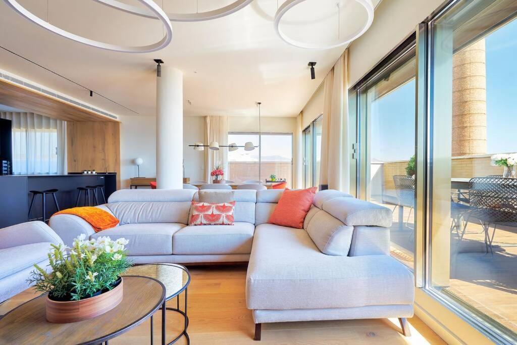 Апартаменты D&R Penthouse On The Beach Малага Экстерьер фото