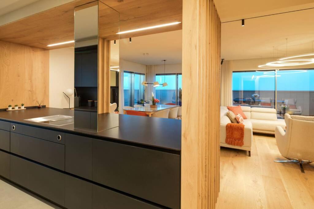 Апартаменты D&R Penthouse On The Beach Малага Экстерьер фото