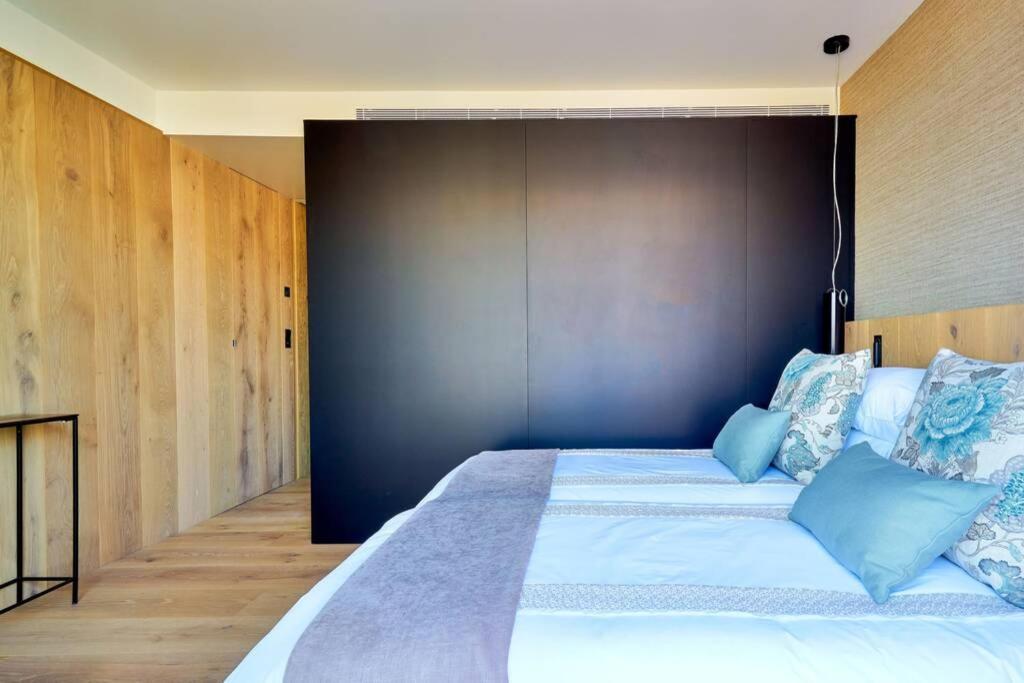 Апартаменты D&R Penthouse On The Beach Малага Экстерьер фото