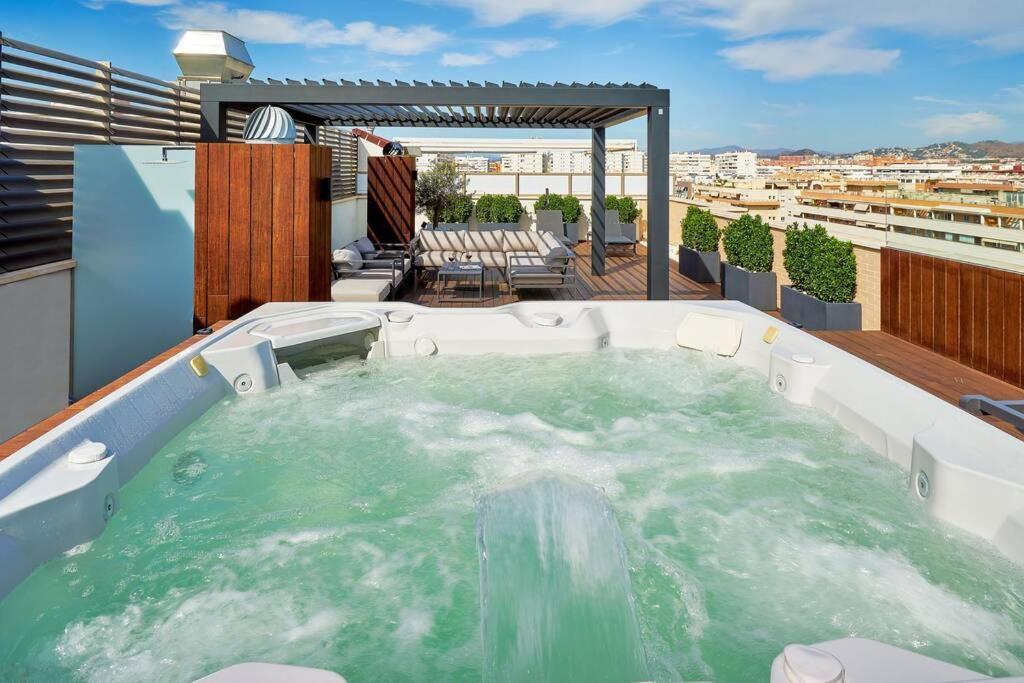 Апартаменты D&R Penthouse On The Beach Малага Экстерьер фото