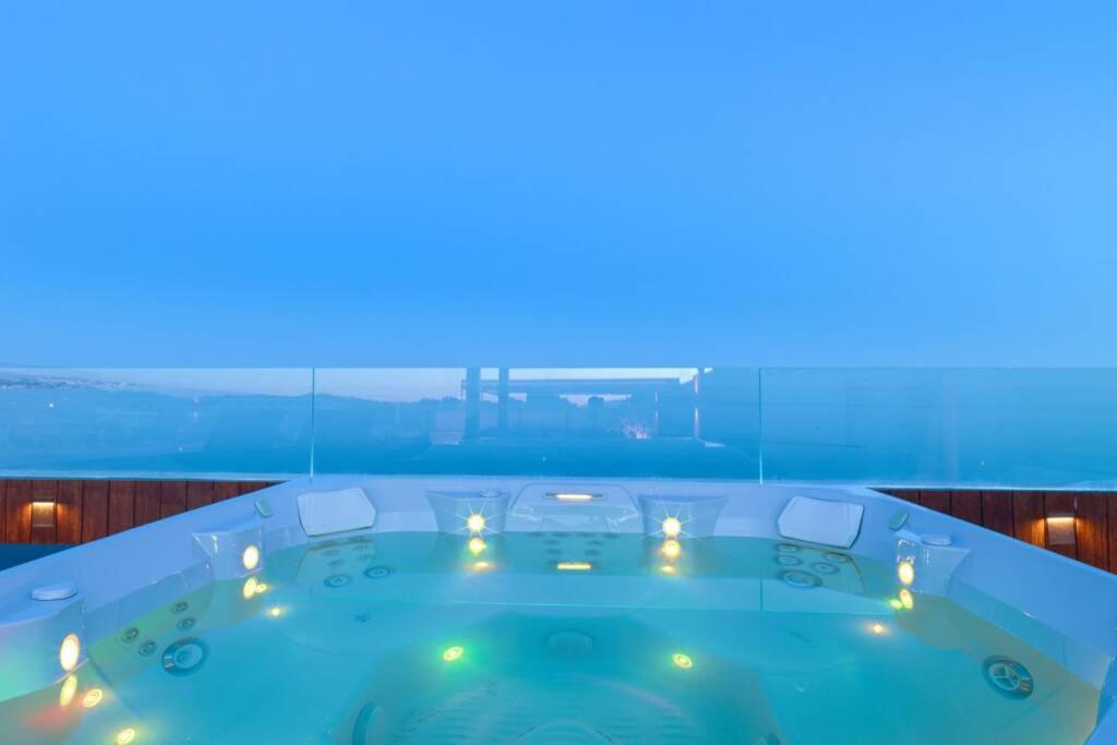 Апартаменты D&R Penthouse On The Beach Малага Экстерьер фото
