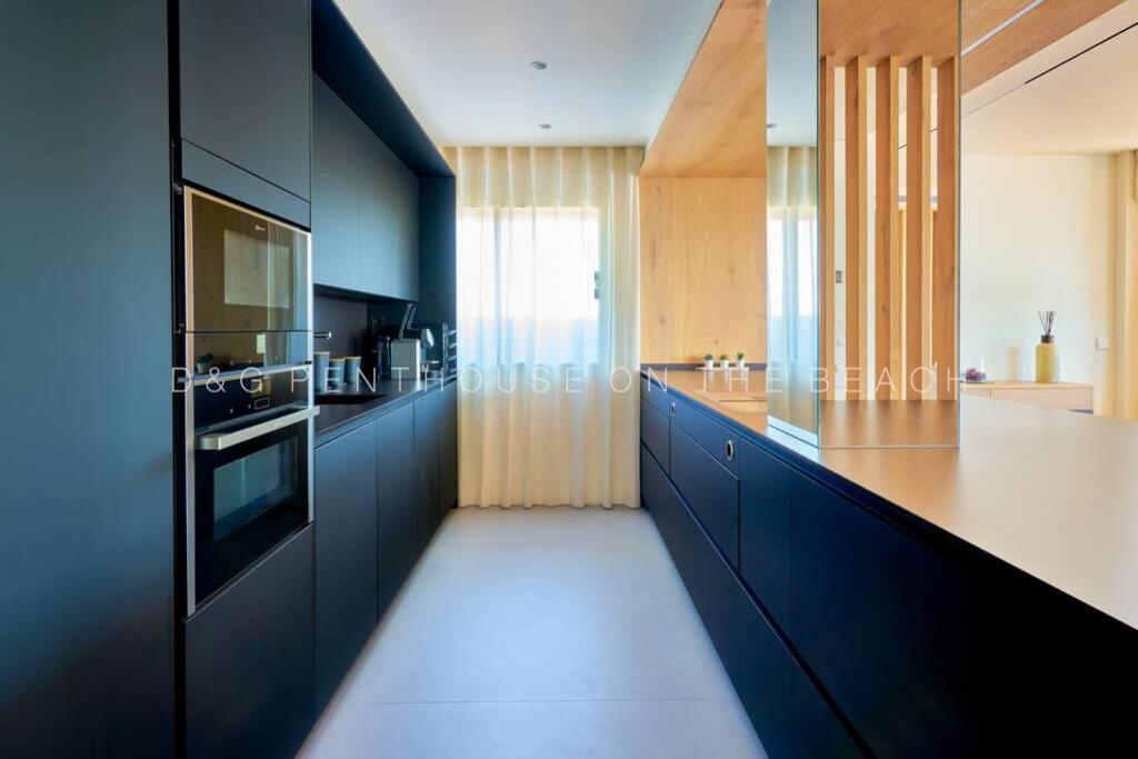 Апартаменты D&R Penthouse On The Beach Малага Экстерьер фото